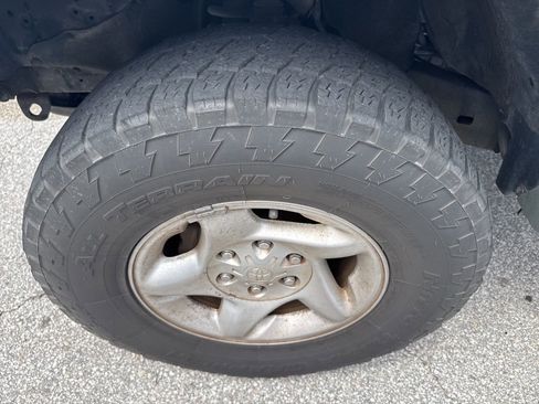 Used 2004 Toyota Tacoma PreRunner RWD image 6