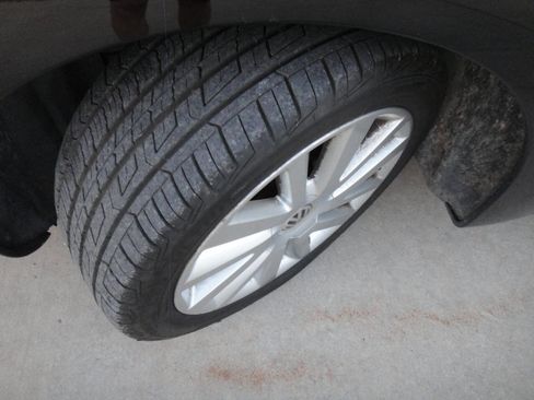 Used 2008 Volkswagen Beetle SE image 23