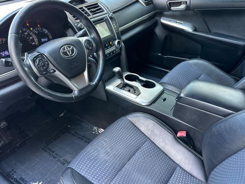 Used 2014 Toyota Camry SE w/ Fleet Convenience Package FWD image 4