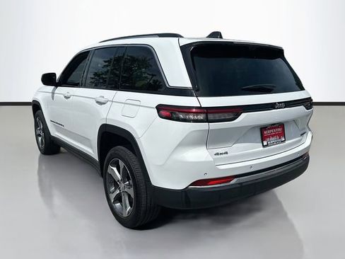 Used 2023 Jeep Grand Cherokee Limited w/ Luxury Tech Group II AWD/4WD image 8