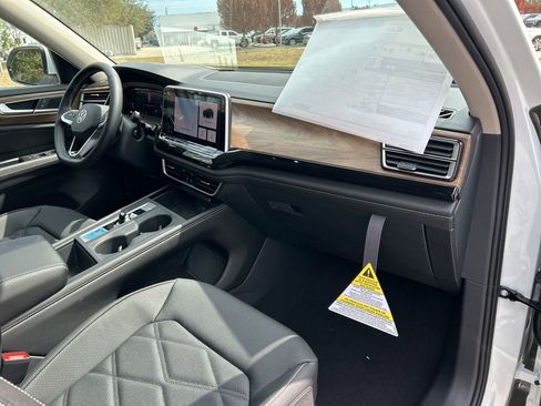 New 2026 Volkswagen Atlas SE FWD image 43