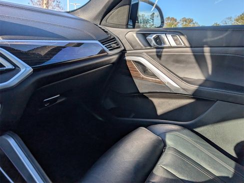 Used 2021 BMW X6 xDrive40i w/ M Sport Package image 31