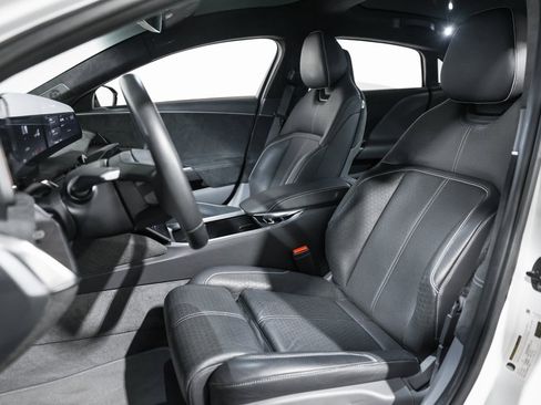 Used 2022 Lucid Air Grand Touring image 28