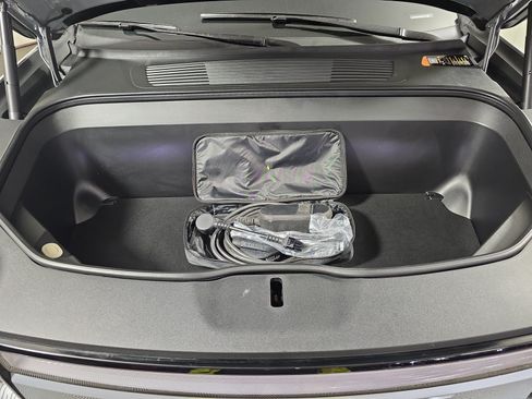 Used 2024 Rivian R1S Adventure AWD/4WD image 14