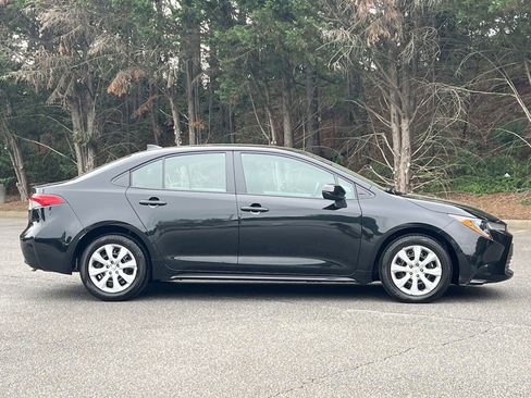 Used 2025 Toyota Corolla LE FWD image 24