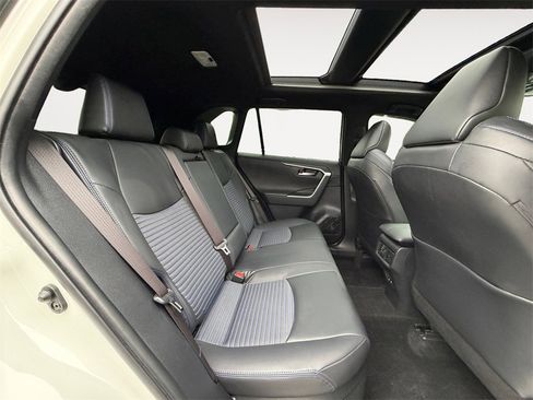 Used 2020 Toyota RAV4 XSE image 15