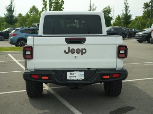 New 2026 Jeep Gladiator Mojave w/ Steel Bumper Group AWD/4WD image 6