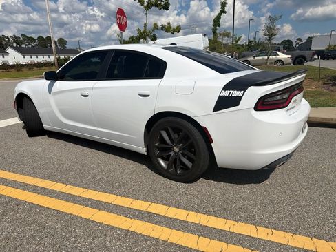 Used 2019 Dodge Charger SXT RWD image 27