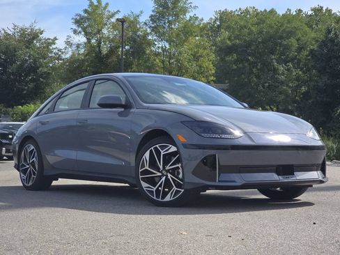Used 2023 Hyundai Ioniq 6 SEL w/ Cargo Package AWD/4WD image 2