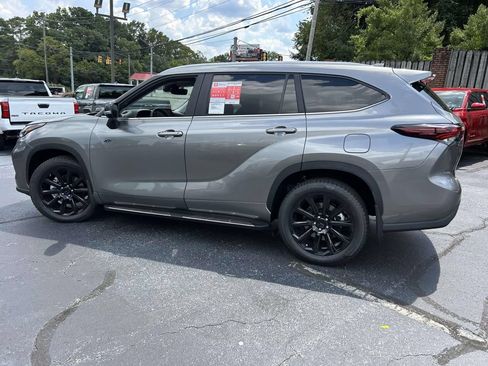New 2026 Toyota Highlander XLE AWD/4WD image 6