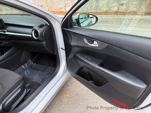 Used 2019 Kia Forte LXS image 16