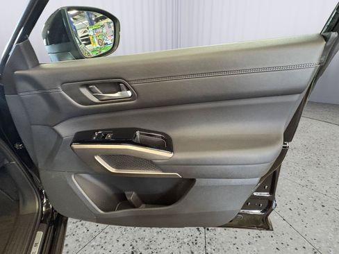 Used 2025 Nissan Pathfinder Platinum w/ Cargo Package AWD/4WD image 15