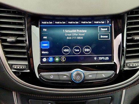 Used 2019 Chevrolet Trax LT w/ Redline Edition AWD/4WD image 18