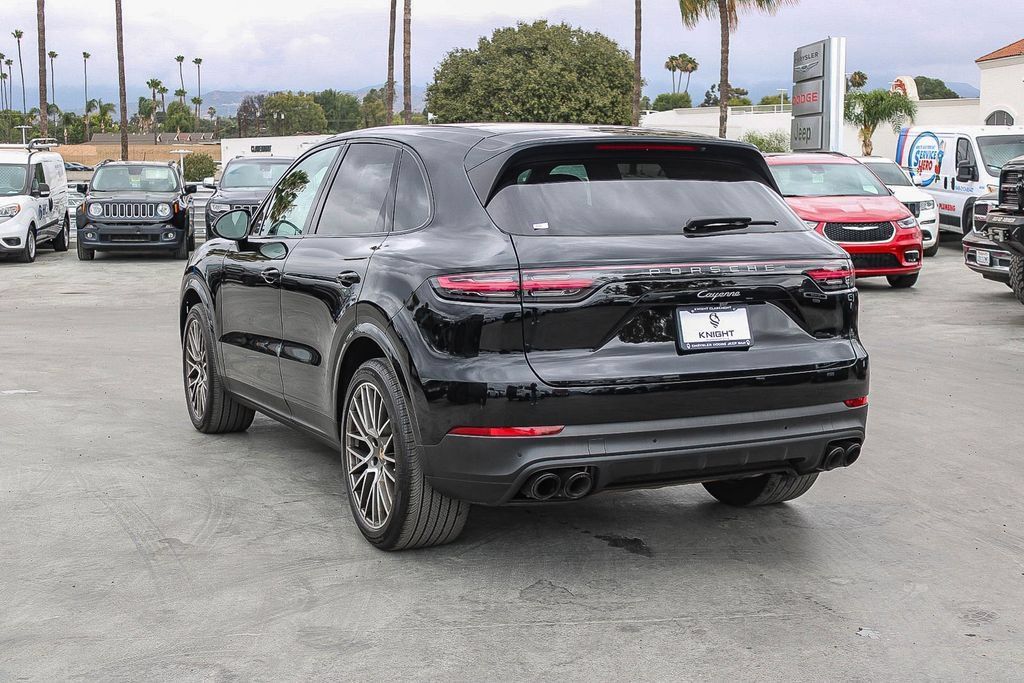 Used 2022 Porsche Cayenne Platinum Edition AWD/4WD image 7