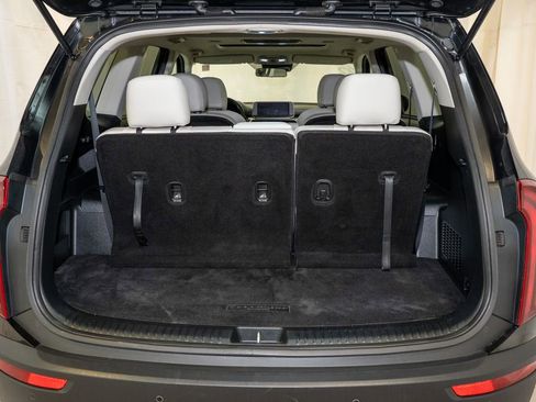 Used 2022 Kia Telluride S image 6