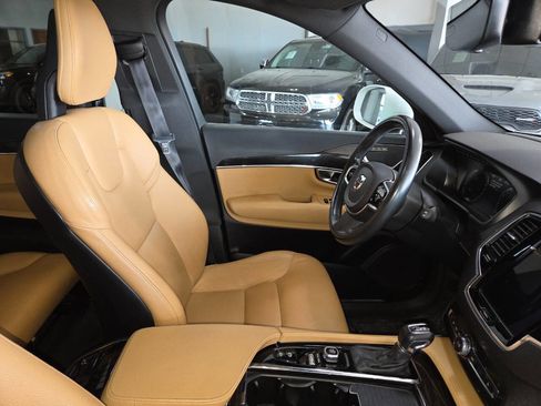 Used 2018 Volvo XC90 T6 Momentum w/ Convenience Package AWD/4WD image 33