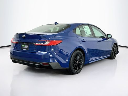 Used 2025 Toyota Camry SE FWD image 9