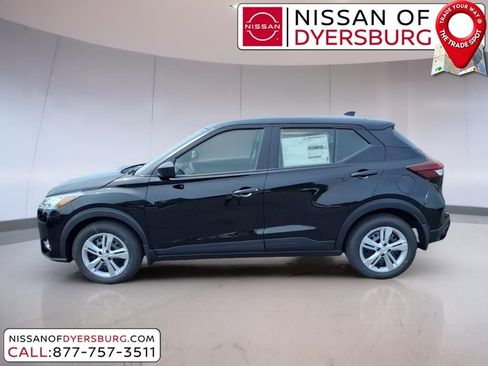 New 2025 Nissan Kicks Play S image 6