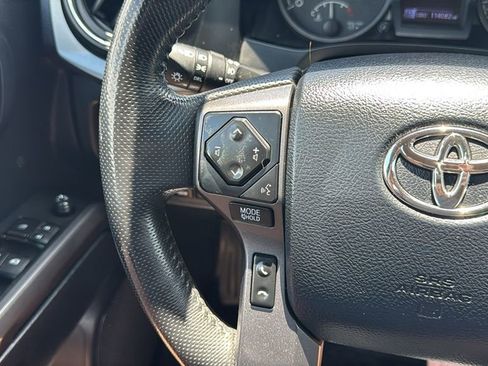 Used 2019 Toyota Tacoma TRD Sport AWD/4WD image 26