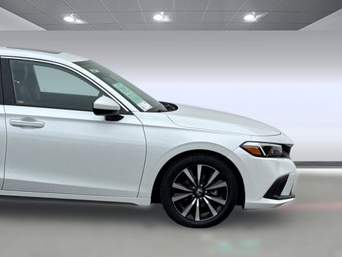 Certified 2024 Honda Civic EX-L image 30