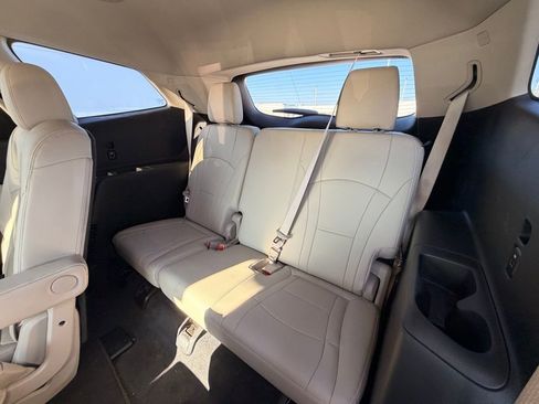 Used 2021 Buick Enclave Essence w/ Sport Touring Edition image 10