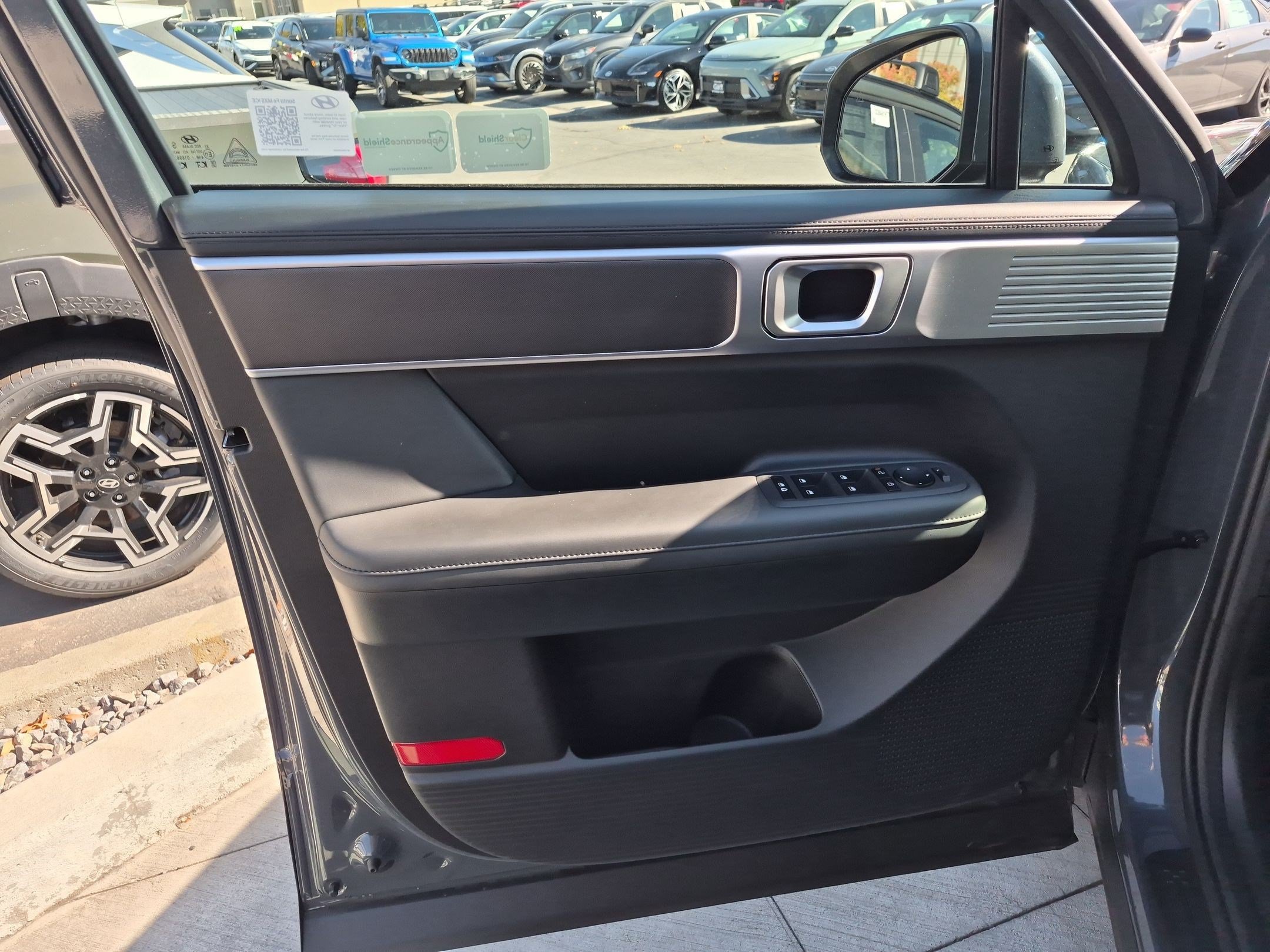 Used 2025 Hyundai Santa Fe SEL AWD/4WD image 14