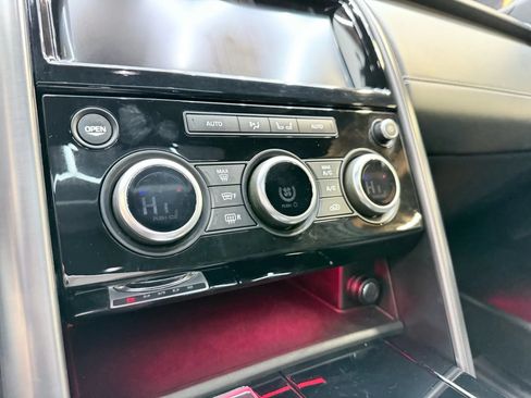 Used 2020 Land Rover Discovery HSE Luxury AWD/4WD image 15