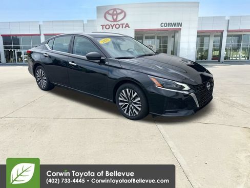 Used 2025 Nissan Altima 2.5 SV FWD image 1