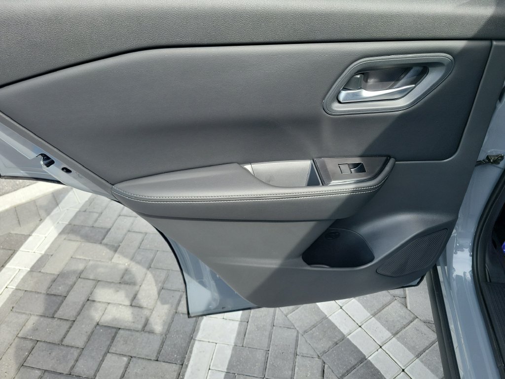 Used 2026 Nissan Rogue SV FWD image 22