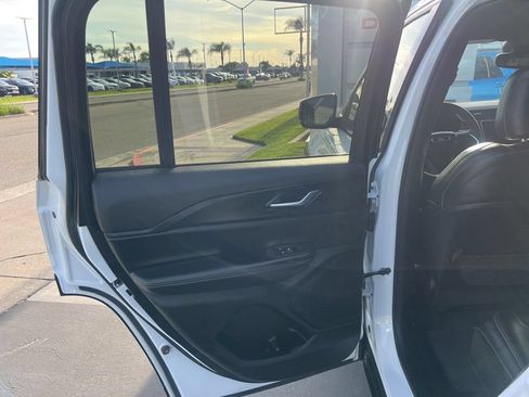 Used 2024 Jeep Grand Cherokee Altitude RWD image 30