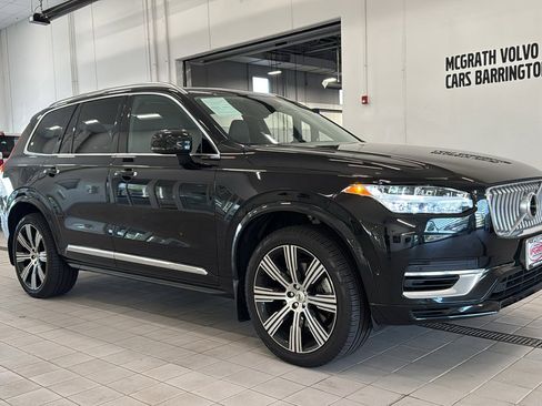 Used 2022 Volvo XC90 T8 Inscription image 3
