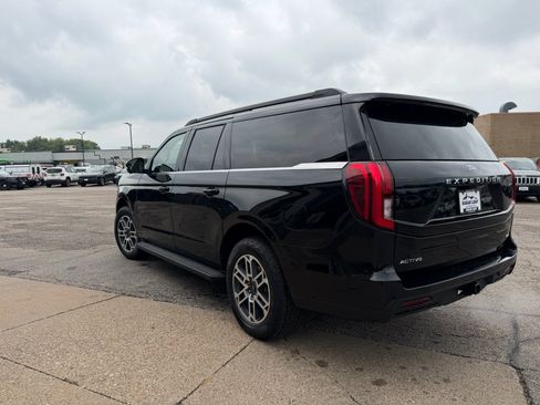 Used 2025 Ford Expedition Max Active AWD/4WD image 6