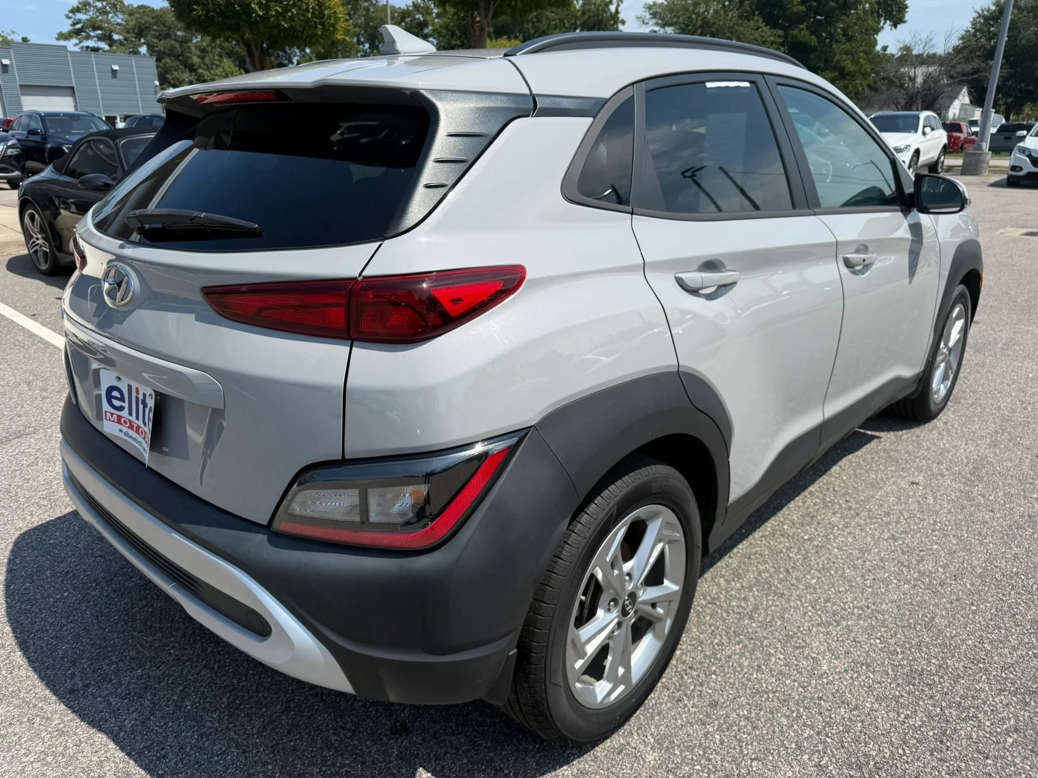 Used 2023 Hyundai Kona SEL w/ Cargo Package FWD image 7