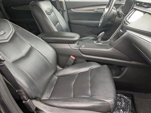 Used 2017 Cadillac XT5 Luxury image 19