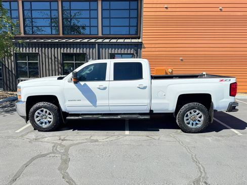 Used 2017 Chevrolet Silverado 2500 LT w/ LT Fleet Plus Package AWD/4WD image 2