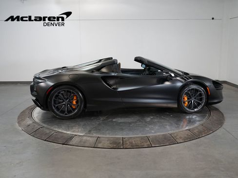 Used 2025 McLaren Artura Spider image 6