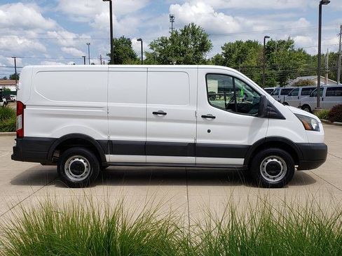 Used 2016 Ford Transit 250 130 Low Roof RWD image 7