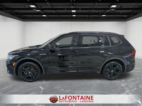 Used 2024 Volkswagen Tiguan SE R-Line image 2