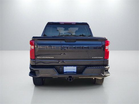 Used 2023 Chevrolet Silverado 1500 Custom image 5