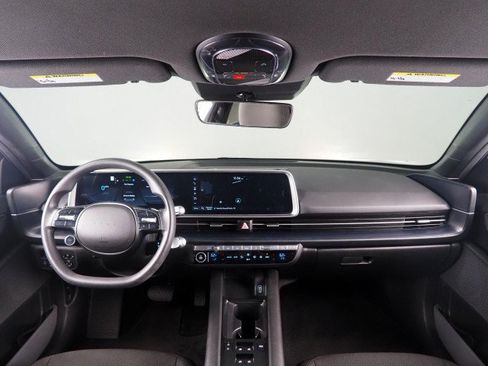Used 2025 Hyundai Ioniq 6 SE RWD image 3