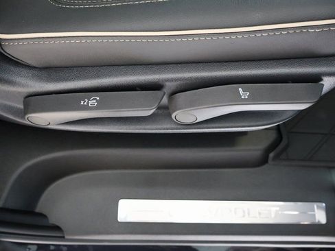 New 2025 Chevrolet Suburban Premier image 43