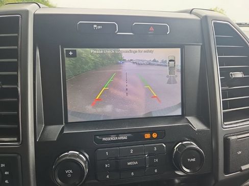 Used 2019 Ford F250 XLT w/ XLT Premium Package AWD/4WD image 19
