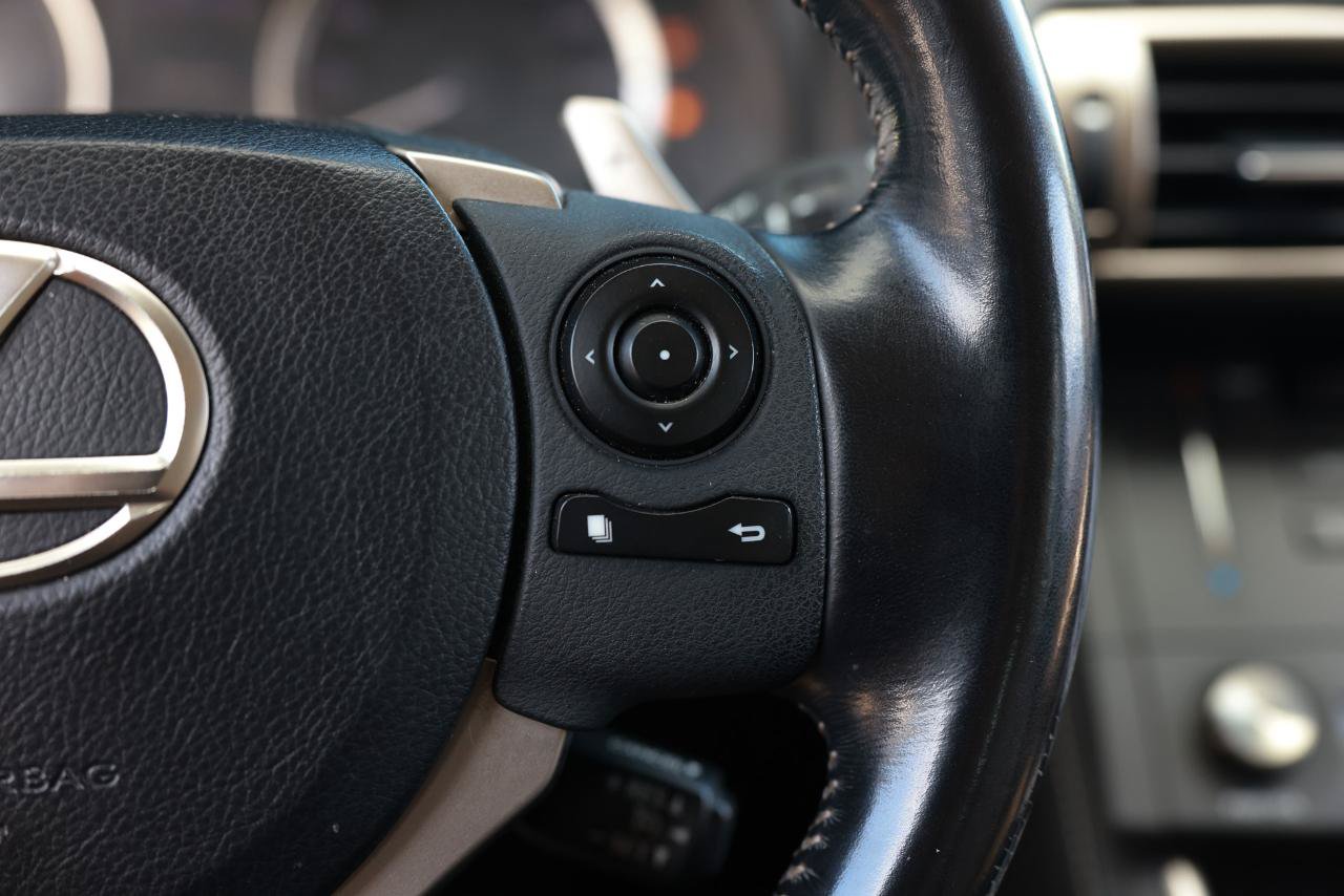 Used 2015 Lexus IS 250 RWD image 27