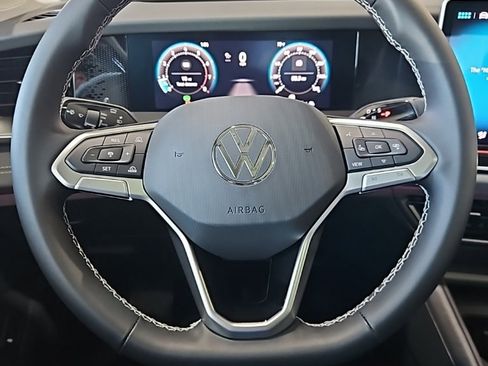 New 2025 Volkswagen Tiguan SE image 35