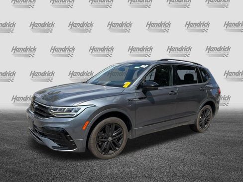 Used 2022 Volkswagen Tiguan SE R-Line image 8