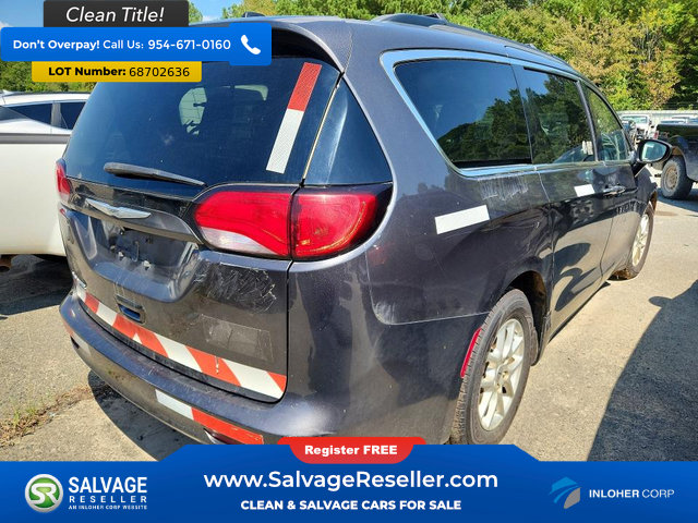 Used 2021 Chrysler Voyager Lxi FWD image 4