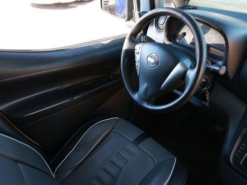 Used 2018 Nissan NV200 S image 17