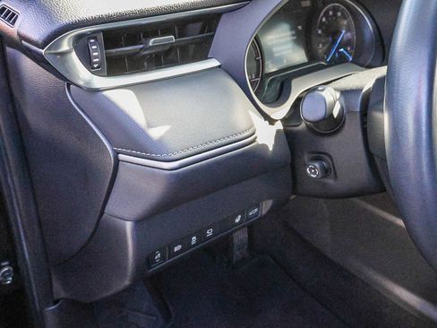 Used 2021 Toyota Venza Limited w/ Advanced Technology Package image 31