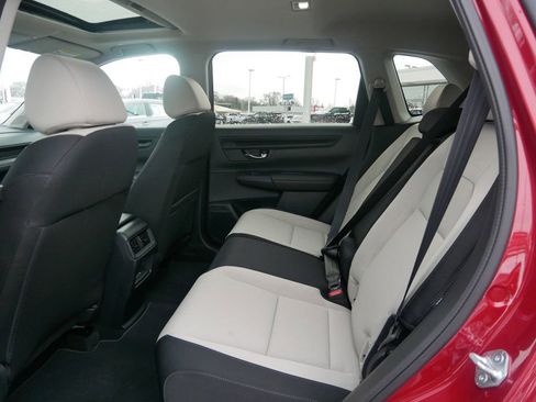 Used 2025 Honda CR-V EX image 13