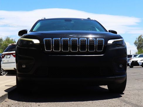 Used 2019 Jeep Cherokee Latitude w/ Popular Appearance Group FWD image 17